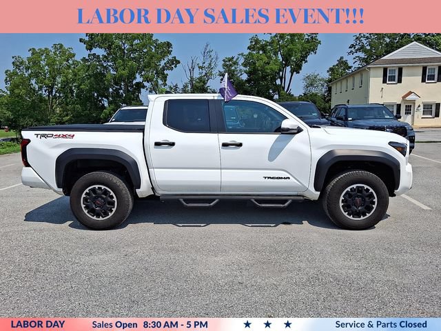 Used 2024 Toyota Tacoma TRD Off-Road w/ TRD Off Road Upgrade Package AWD/4WD image 12