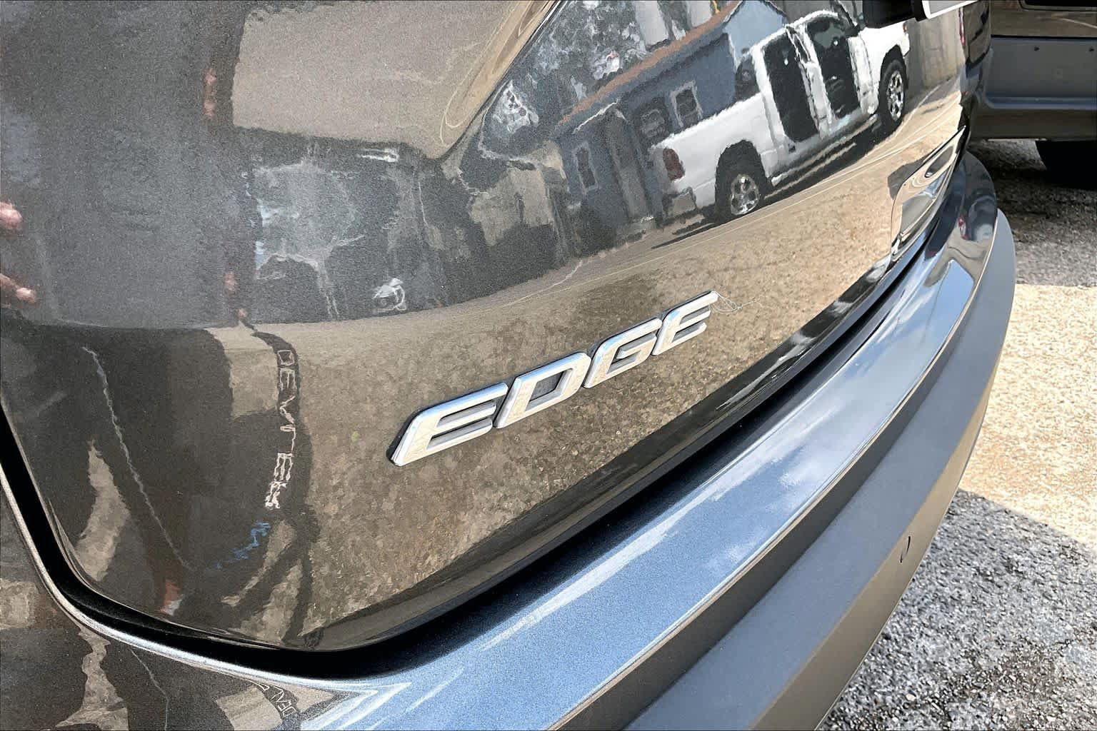 Certified 2020 Ford Edge SE FWD image 10