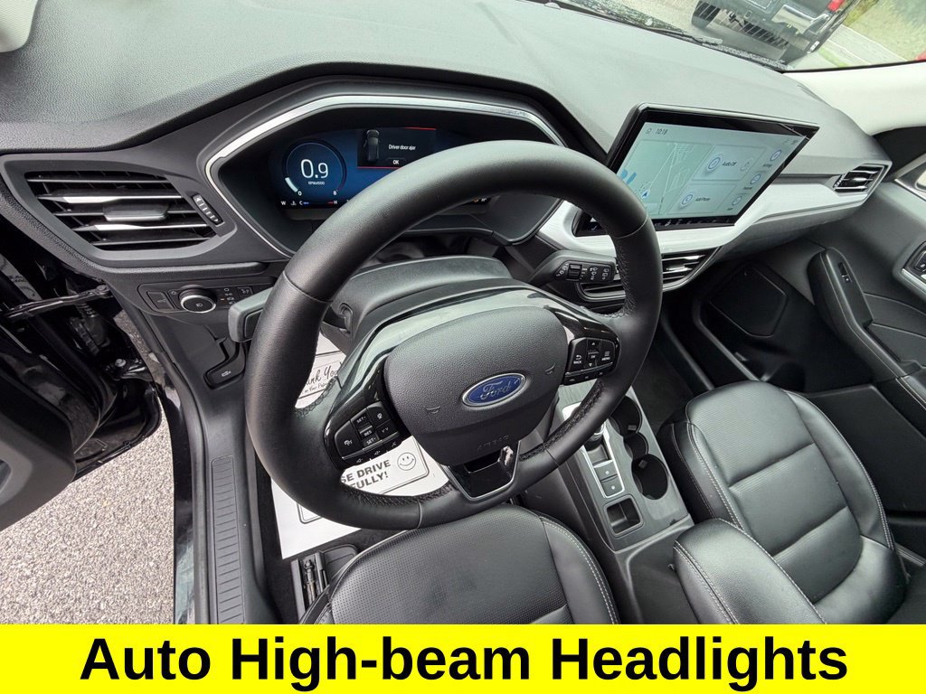 Certified 2025 Ford Escape Platinum AWD/4WD image 12