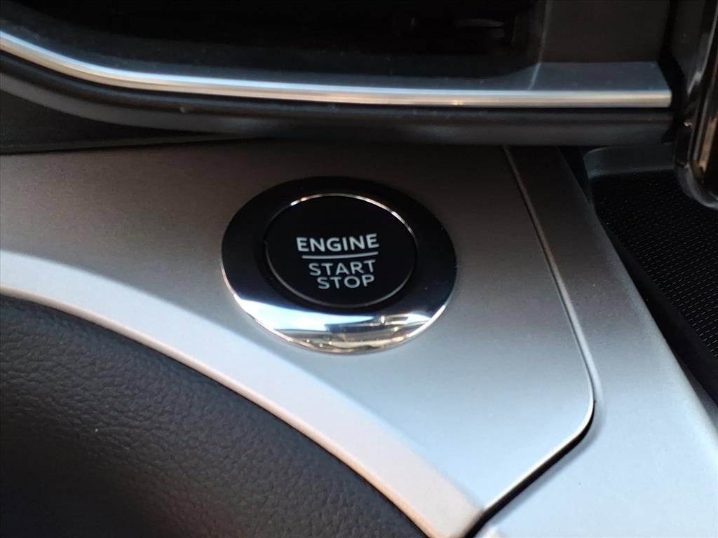 Certified 2022 Ford Explorer XLT w/ Equipment Group 202A image 21