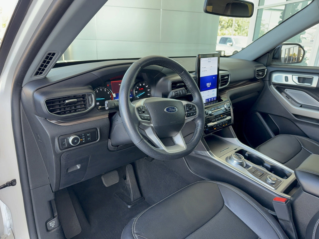 Certified 2023 Ford Explorer Limited w/ Limited Technology Package image 10