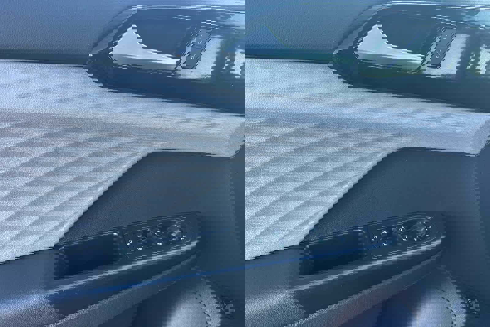 Used 2022 Volkswagen Taos S image 12