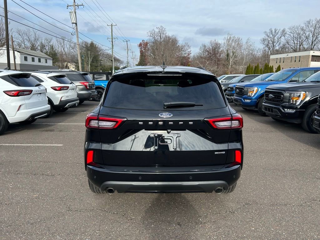 Certified 2023 Ford Escape ST-Line image 4