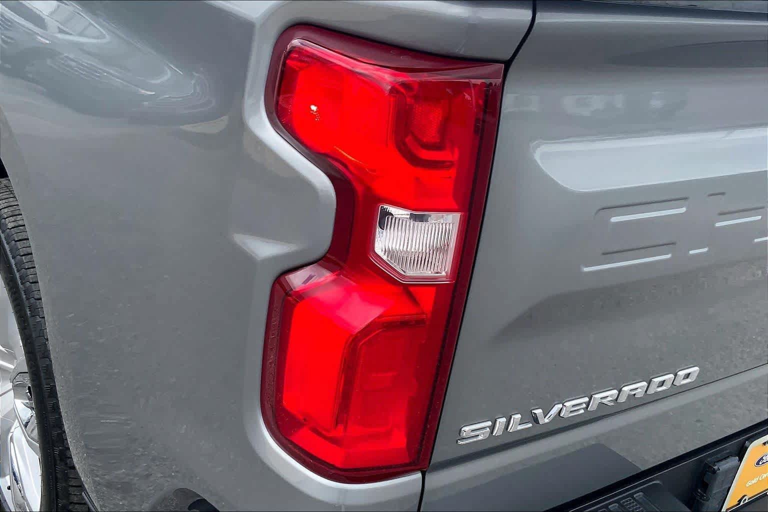 Used 2024 Chevrolet Silverado 1500 High Country AWD/4WD image 29