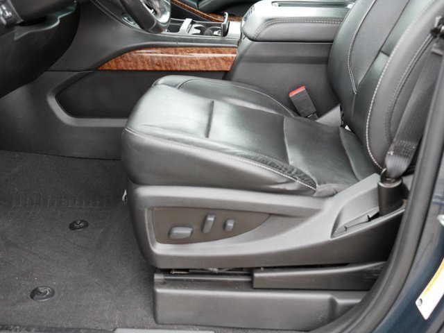 Used 2020 Chevrolet Suburban Premier image 13