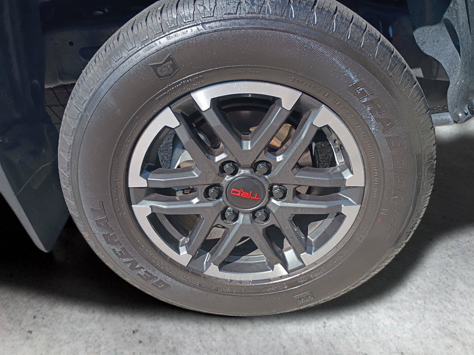 Used 2025 Toyota Tacoma TRD Sport AWD/4WD image 21