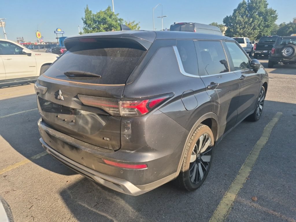 Used 2025 Mitsubishi Outlander SE FWD image 15