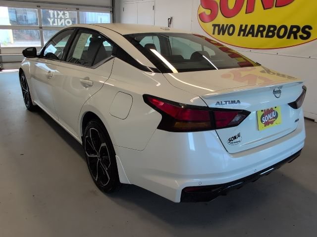 Used 2023 Nissan Altima 2.5 SR AWD/4WD image 3