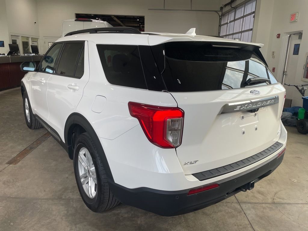 Certified 2022 Ford Explorer XLT w/ Class IV Trailer Tow Package AWD/4WD image 7