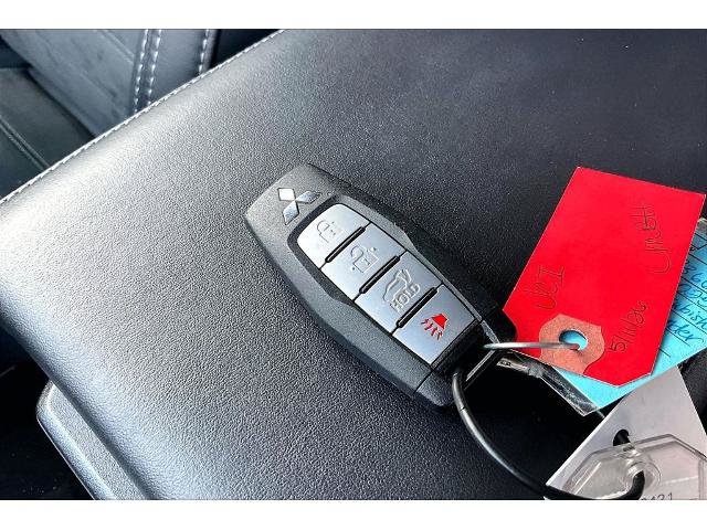 Used 2025 Mitsubishi Outlander SE FWD image 29