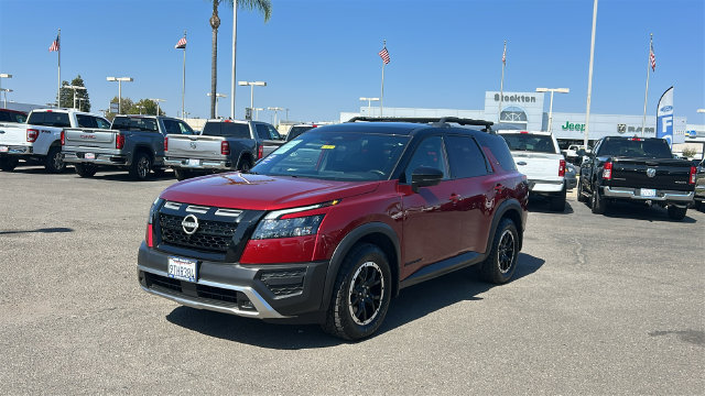 Used 2025 Nissan Pathfinder SV AWD/4WD image 8