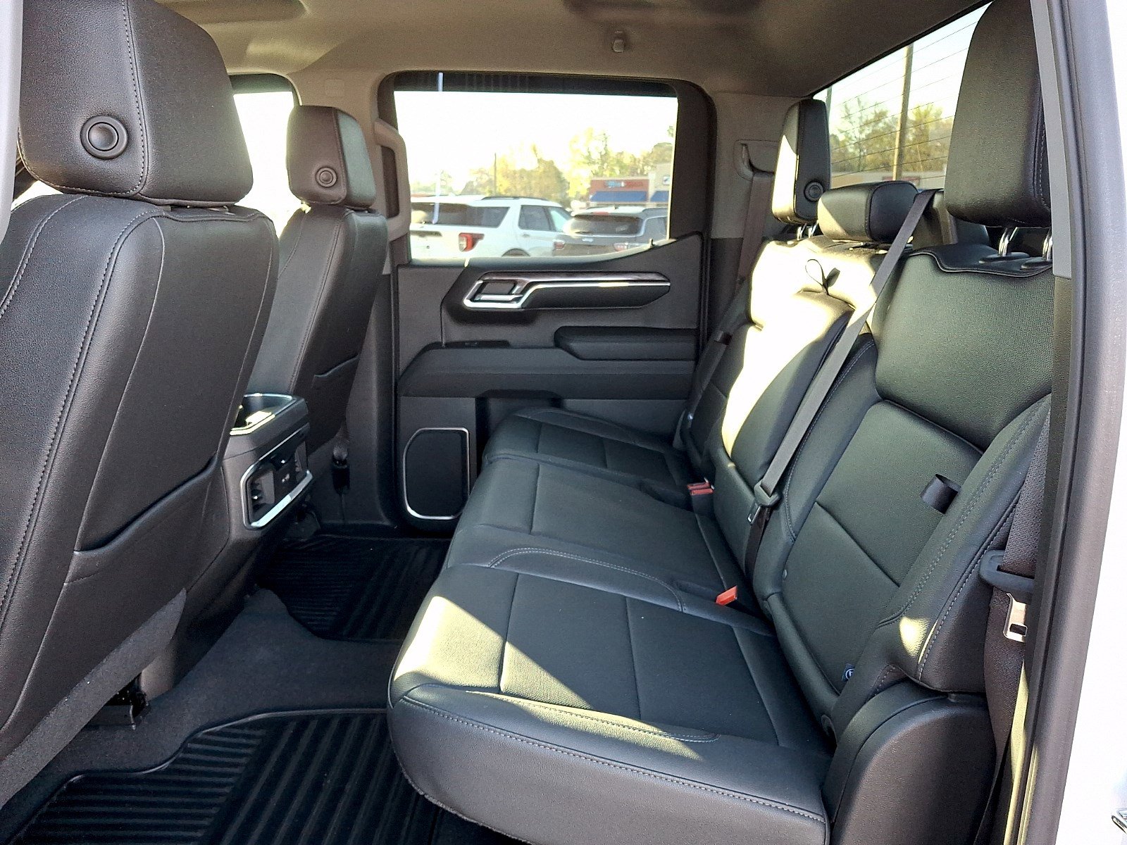 Used 2023 Chevrolet Silverado 1500 LTZ w/ Z71 Off-Road Package image 9