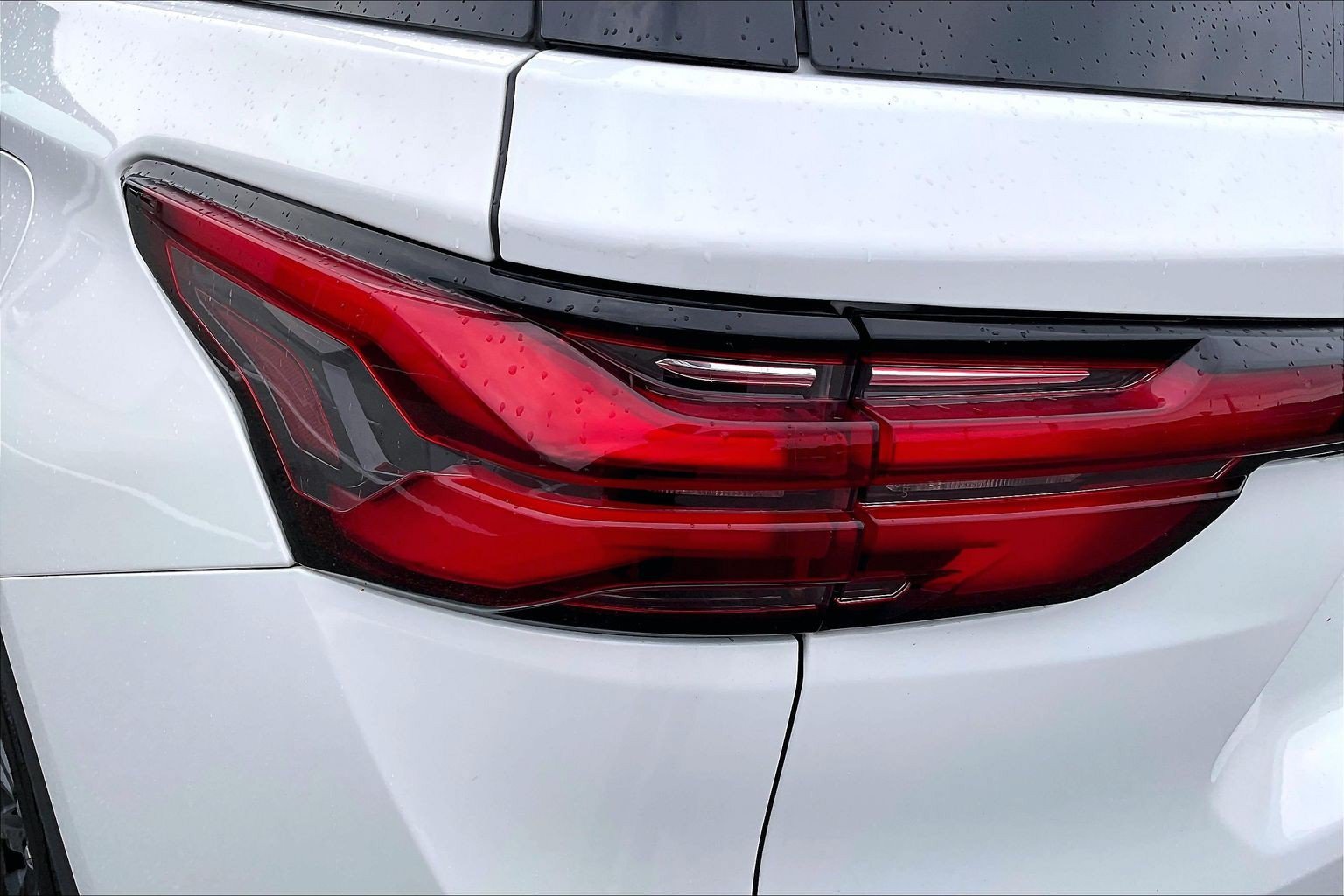 Used 2023 Chevrolet Traverse RS AWD/4WD image 28