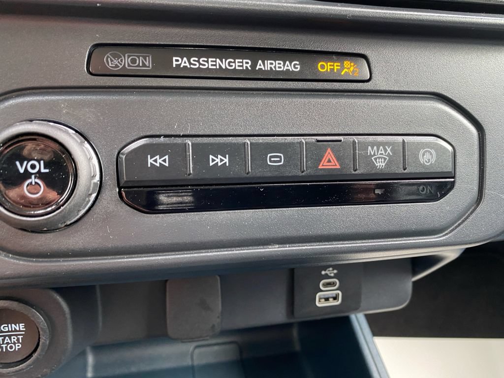 Certified 2025 Ford Maverick XLT w/ XLT Luxury Package AWD/4WD image 28