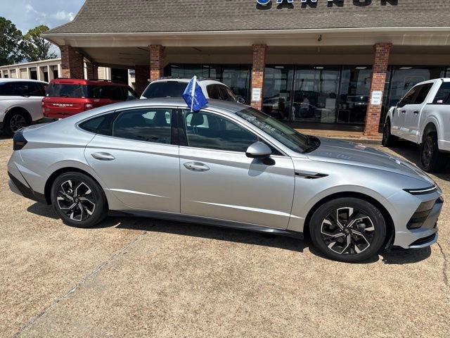 Used 2025 Hyundai Sonata SEL FWD image 7