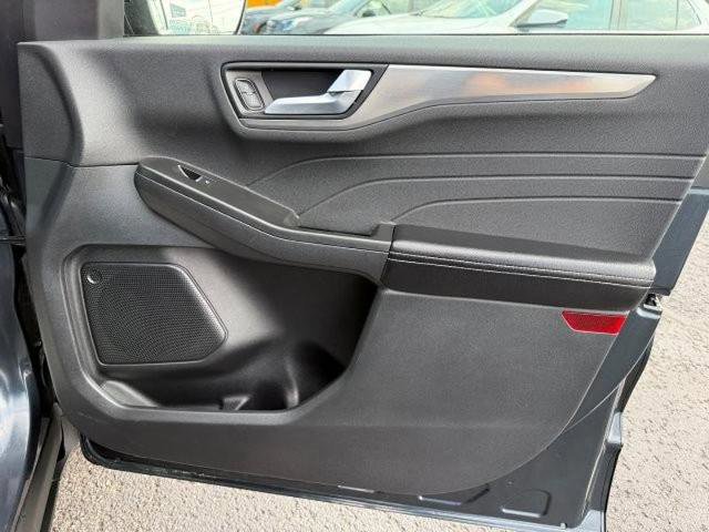 Certified 2022 Ford Escape Titanium w/ Class II Trailer Tow Package image 23