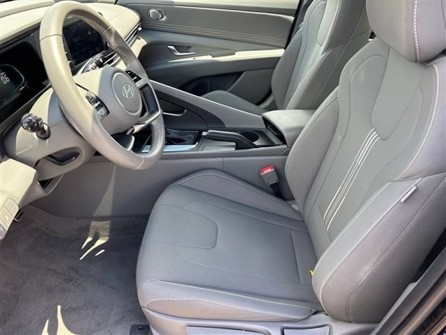 Used 2025 Hyundai Elantra Sport FWD image 16