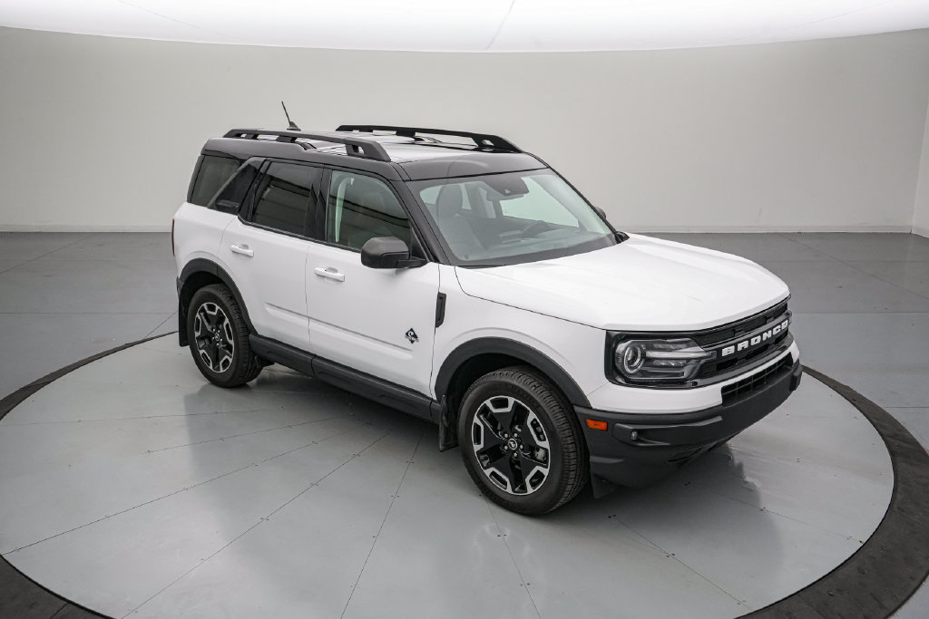 Certified 2023 Ford Bronco Sport Outer Banks w/ Tech Package AWD/4WD image 2