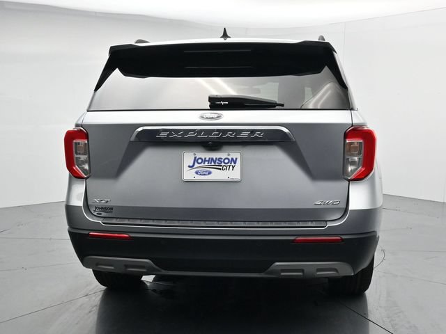 Certified 2022 Ford Explorer XLT w/ Equipment Group 202A AWD/4WD image 7