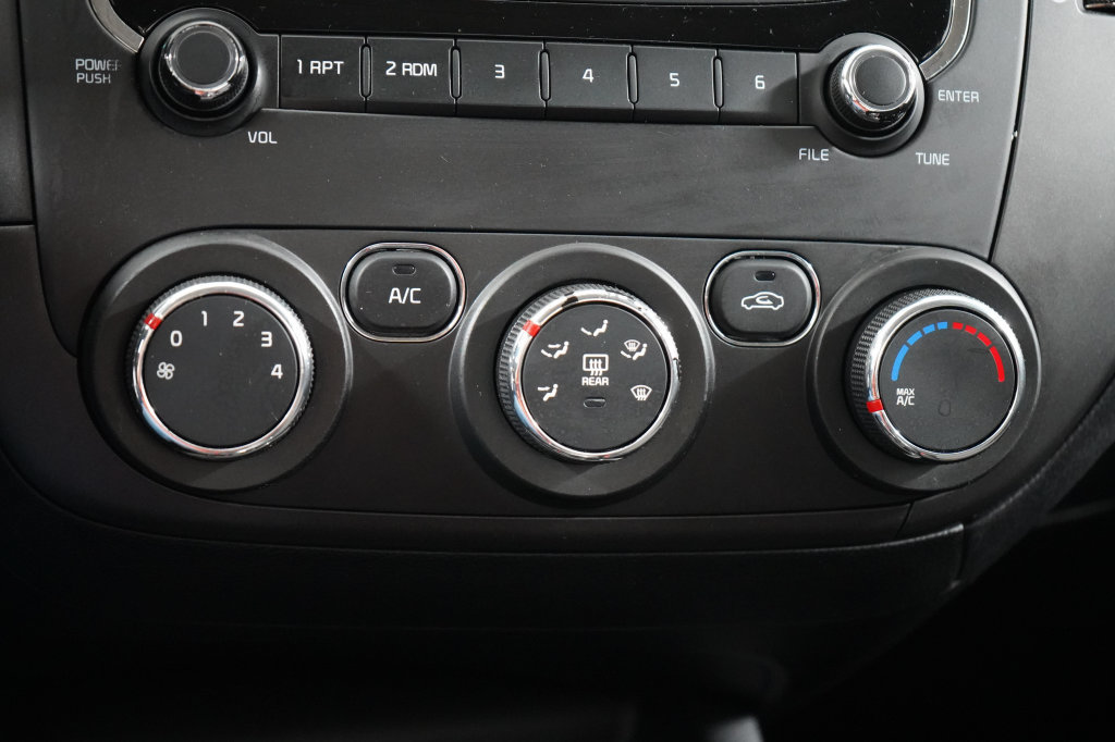 Used 2017 Kia Forte LX FWD image 25