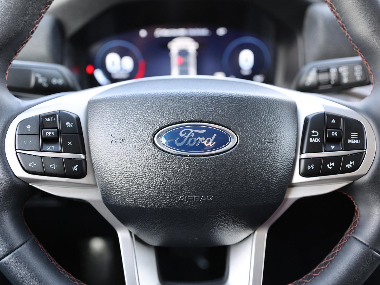 Certified 2025 Ford Explorer Active image 39