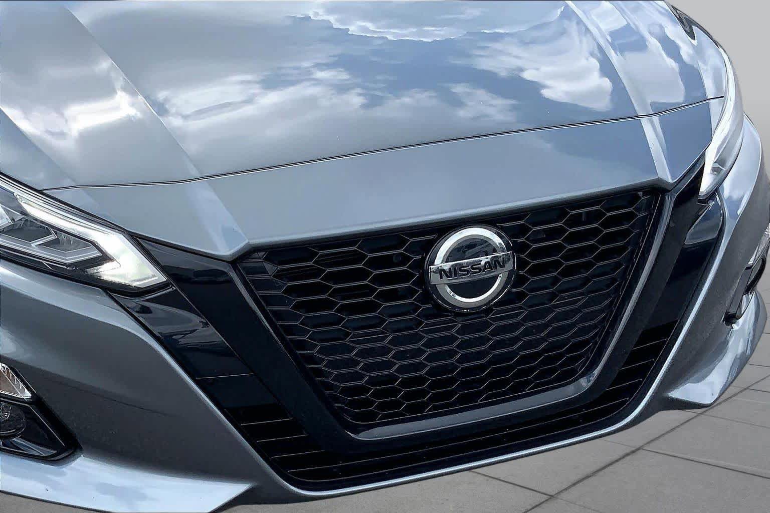 Used 2022 Nissan Altima 2.5 SR w/ Midnight Edition Package FWD image 30