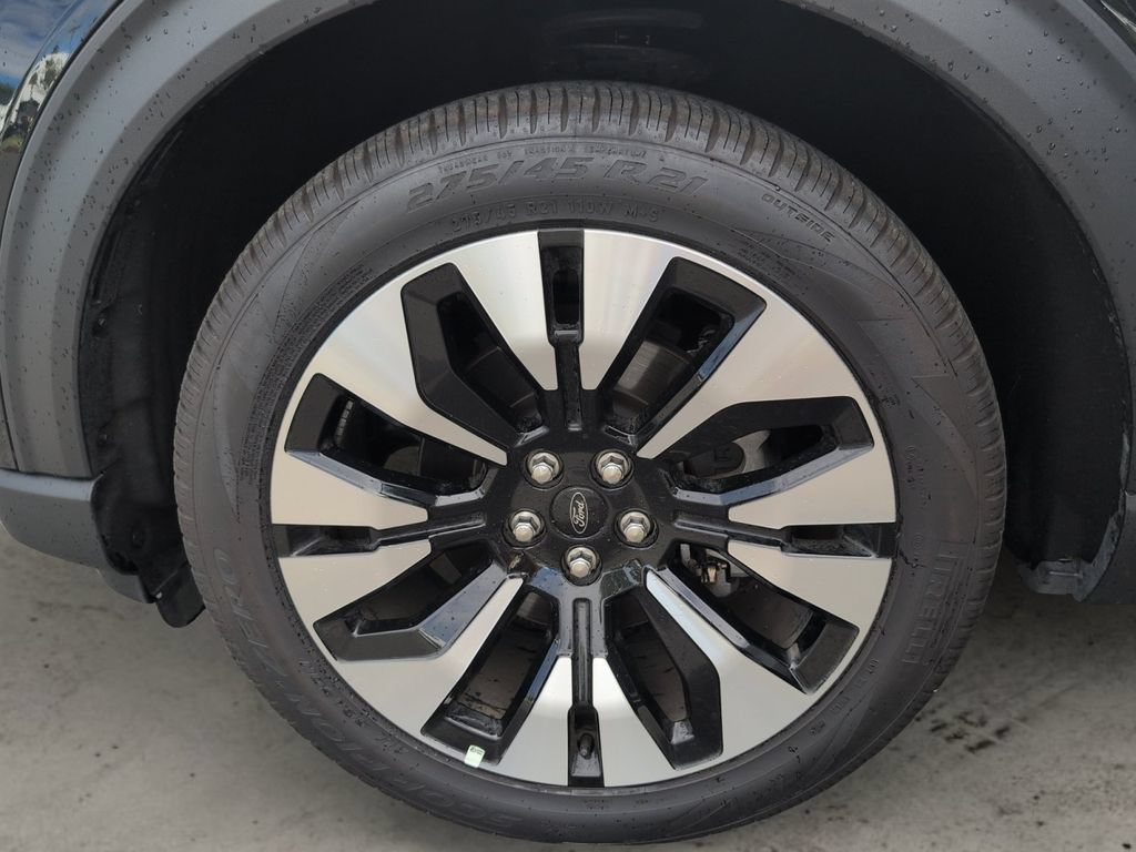 Certified 2025 Ford Explorer Platinum w/ LUX Leather Package AWD/4WD image 14