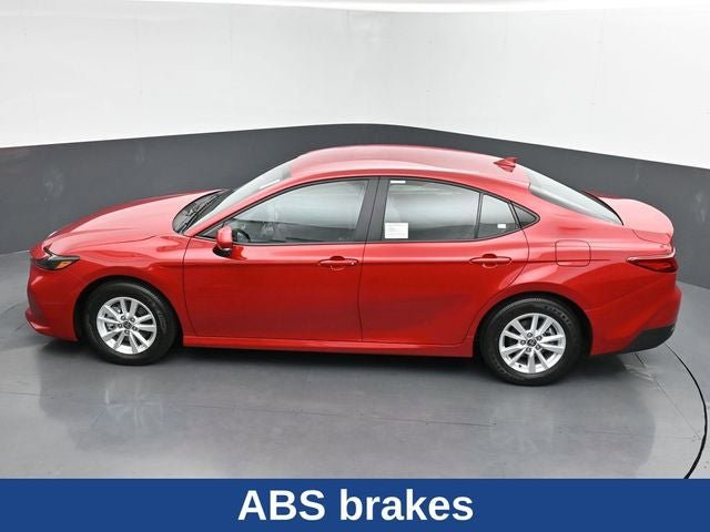 Used 2025 Toyota Camry LE FWD image 28