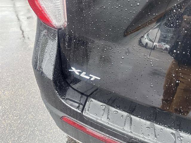 Certified 2022 Ford Explorer XLT w/ Equipment Group 202A image 5