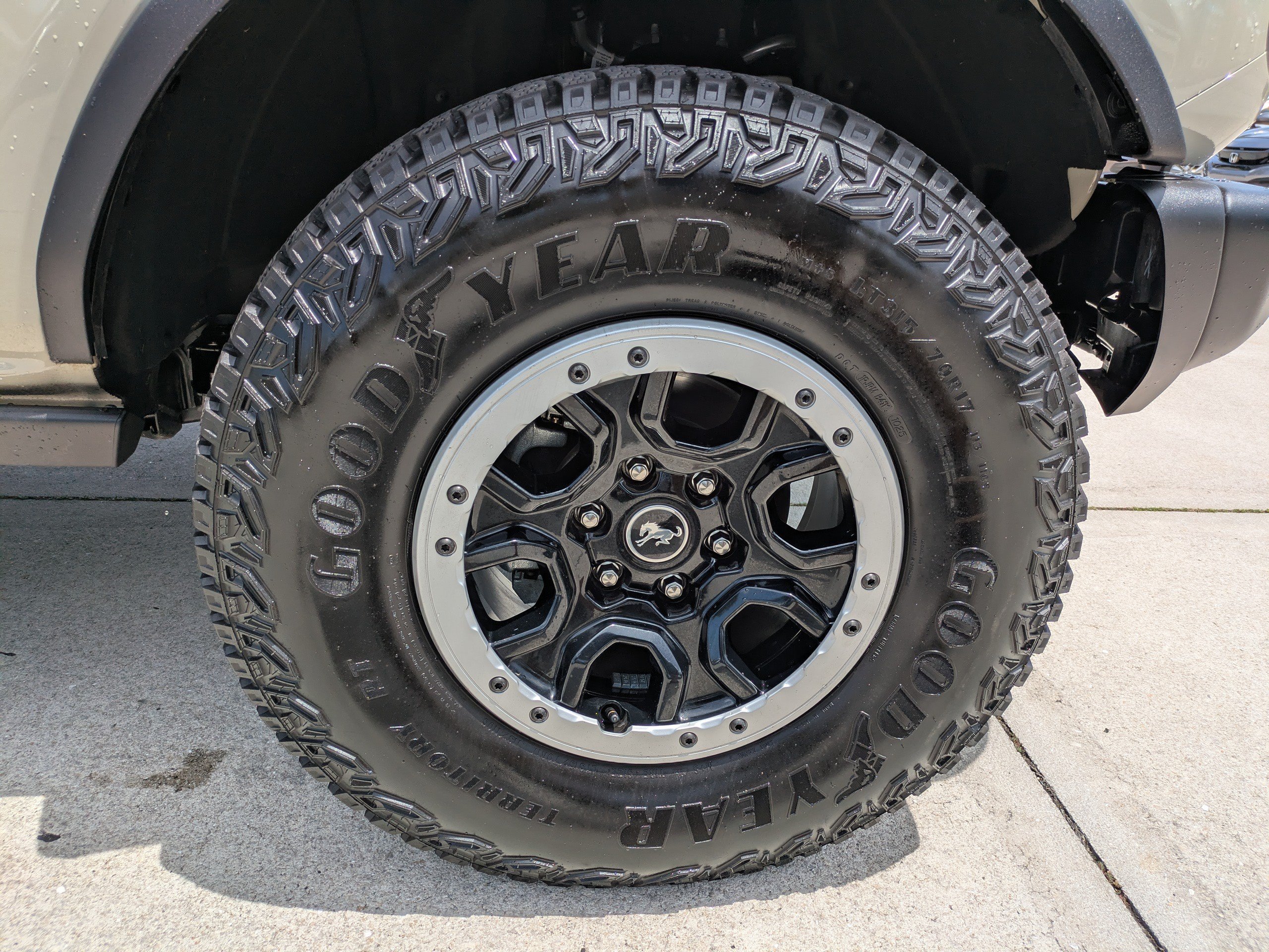 Certified 2025 Ford Bronco Badlands w/ Sasquatch Package AWD/4WD image 11