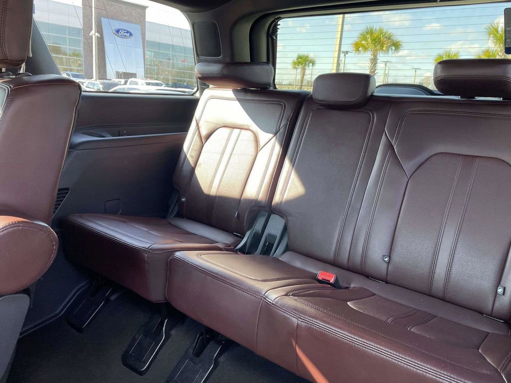 Certified 2024 Ford Expedition Limited image 11