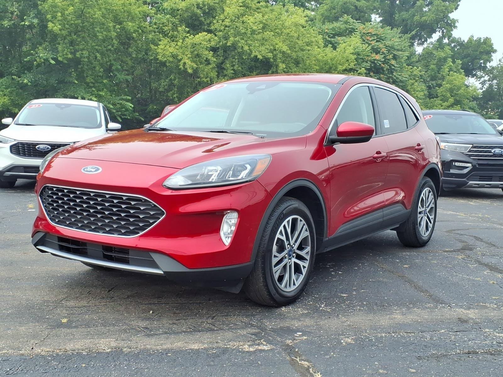 Certified 2022 Ford Escape SEL w/ Technology Package AWD/4WD image 3
