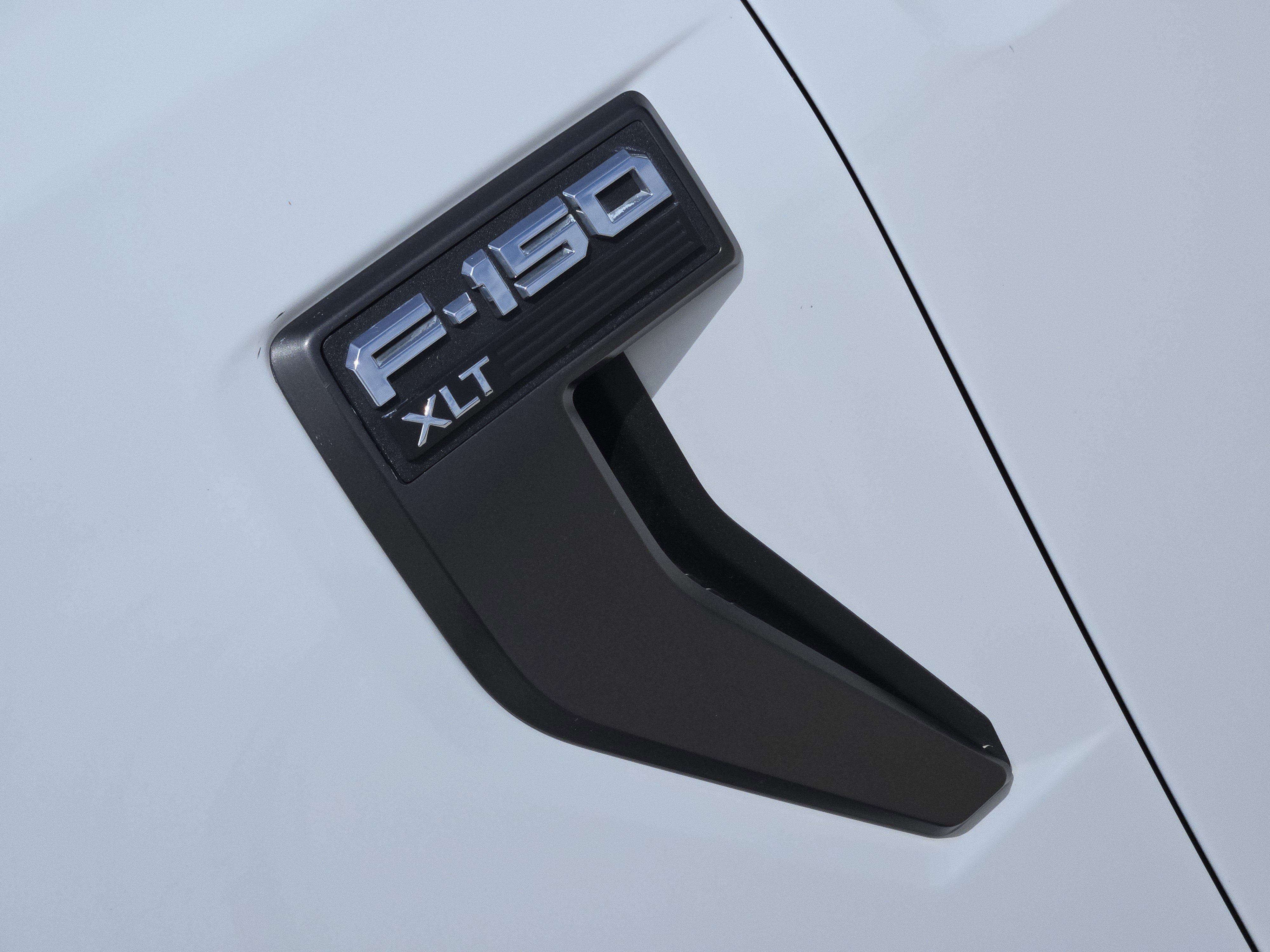 Certified 2022 Ford F150 XLT w/ Equipment Group 302A High image 10