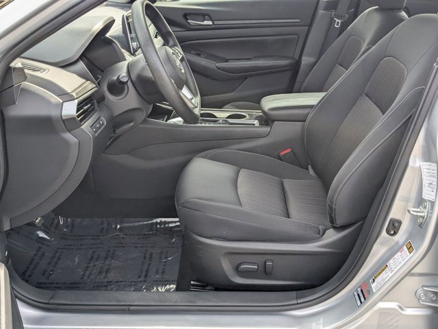 Used 2024 Nissan Altima 2.5 SV FWD image 12