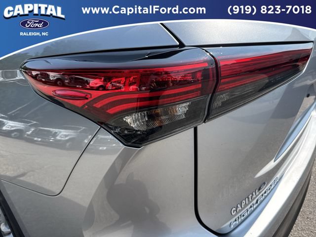 Used 2023 Toyota Highlander LE FWD image 15