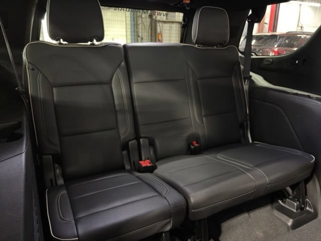 Used 2023 GMC Yukon SLT w/ SLT Luxury Package AWD/4WD image 22