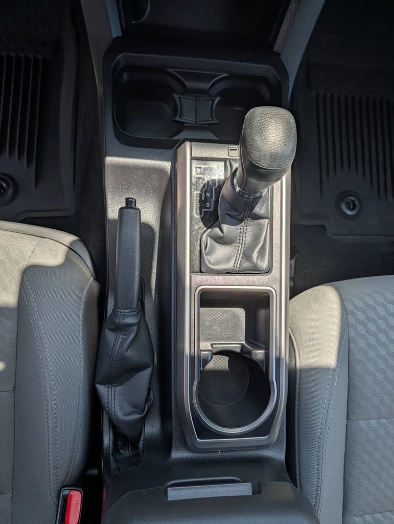 Used 2022 Toyota Tacoma SR5 AWD/4WD image 15