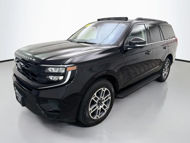 Certified 2025 Ford Expedition Active AWD/4WD image 3