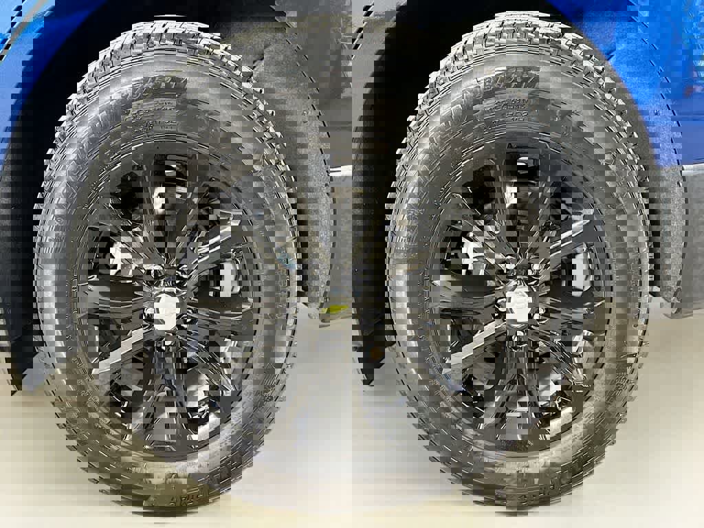 Used 2020 Chevrolet Equinox LT w/ LPO, Floor Liner Package image 8