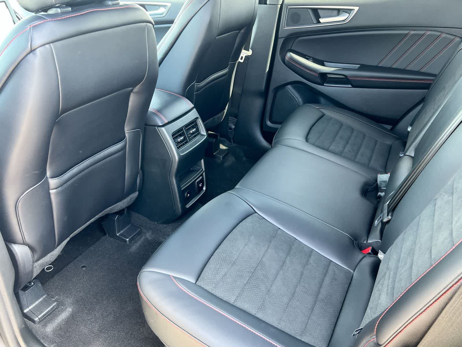 Certified 2024 Ford Edge ST-Line AWD/4WD image 18