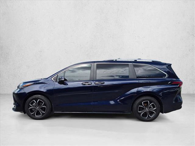 Used 2025 Toyota Sienna Platinum AWD/4WD image 9