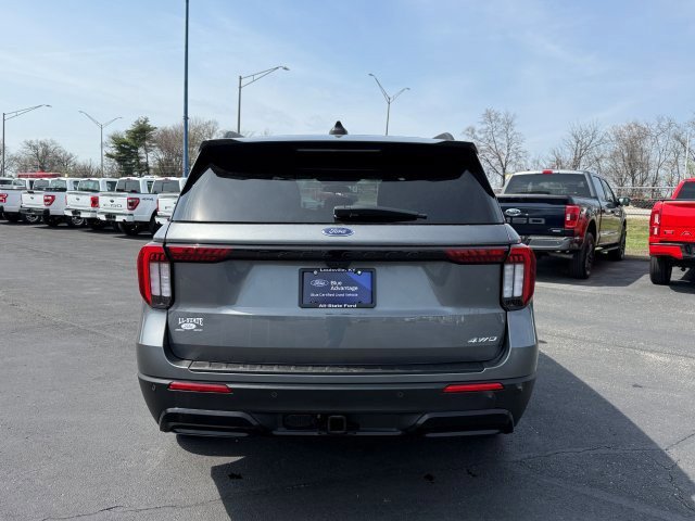 Certified 2025 Ford Explorer ST-Line w/ ST-Line Street Pack image 4