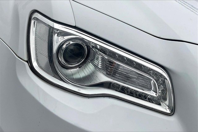 Used 2019 Chrysler 300 Limited image 28