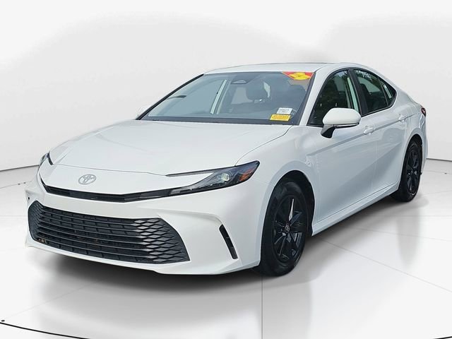 Used 2025 Toyota Camry LE FWD image 7