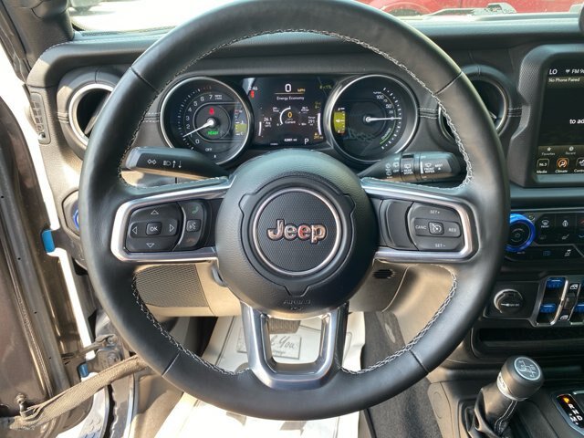 Used 2022 Jeep Wrangler Unlimited Sahara w/ Cold Weather Group AWD/4WD image 9