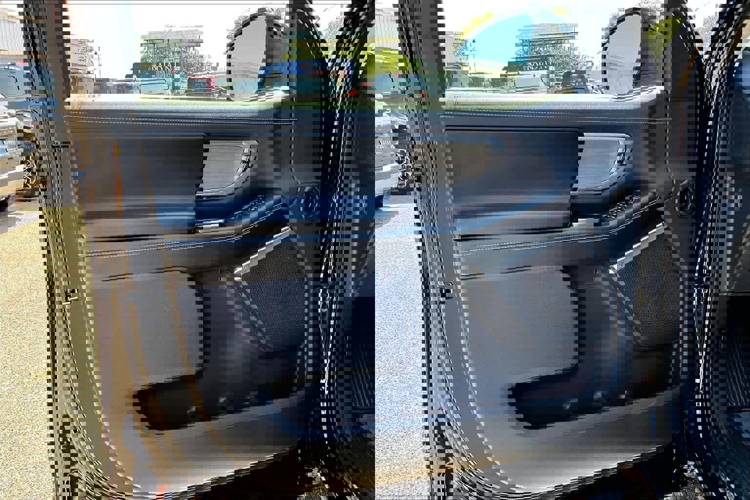 Certified 2025 Ford Expedition Max Platinum image 24