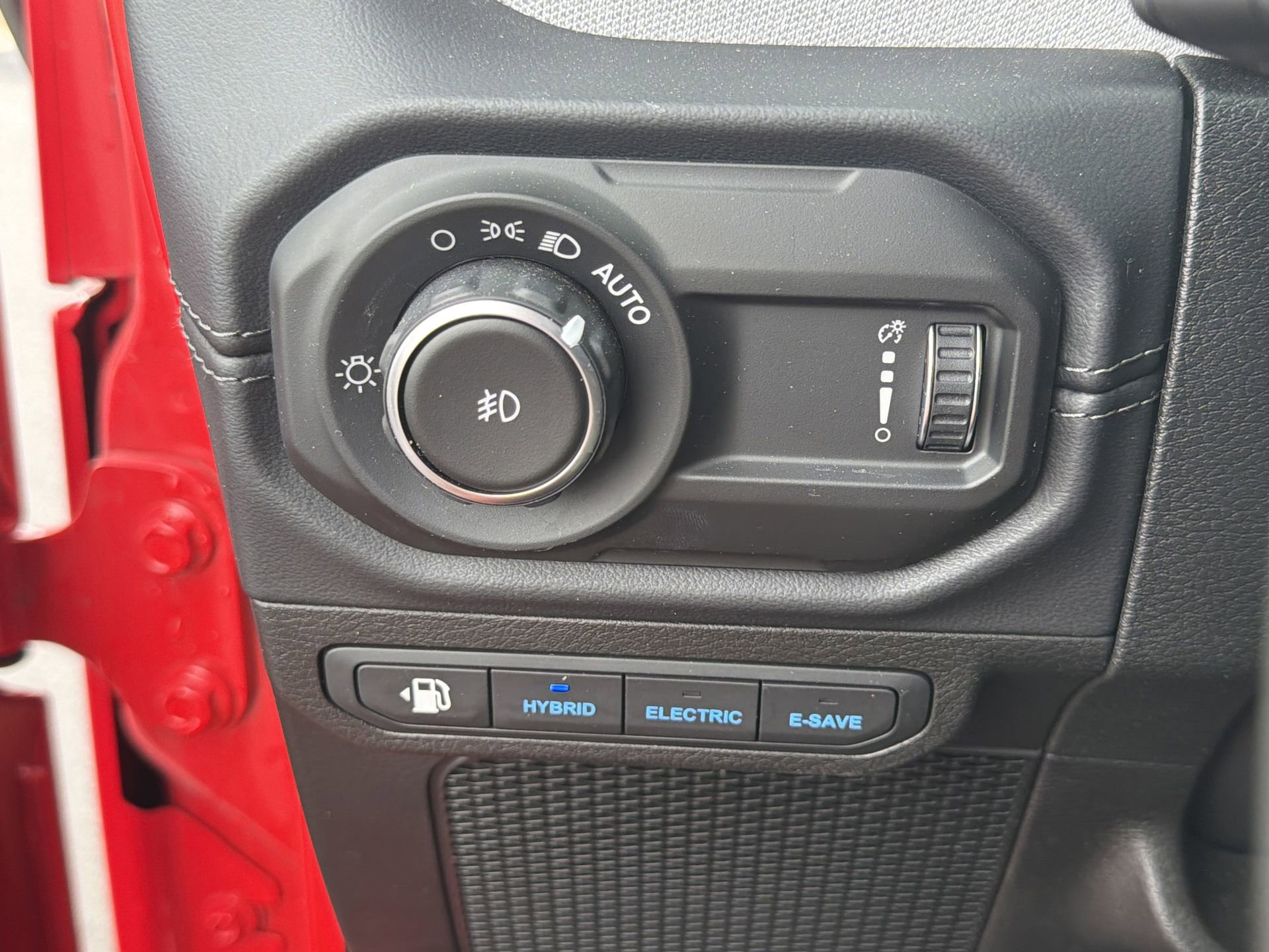 Used 2025 Jeep Wrangler Unlimited Sahara AWD/4WD image 13