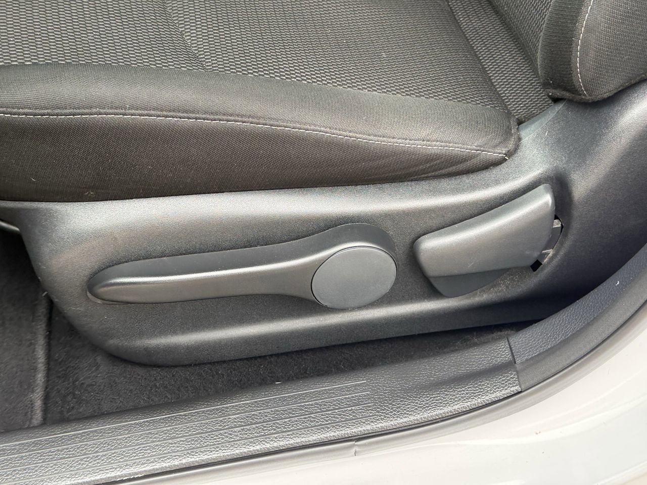 Used 2019 Nissan Sentra S image 25