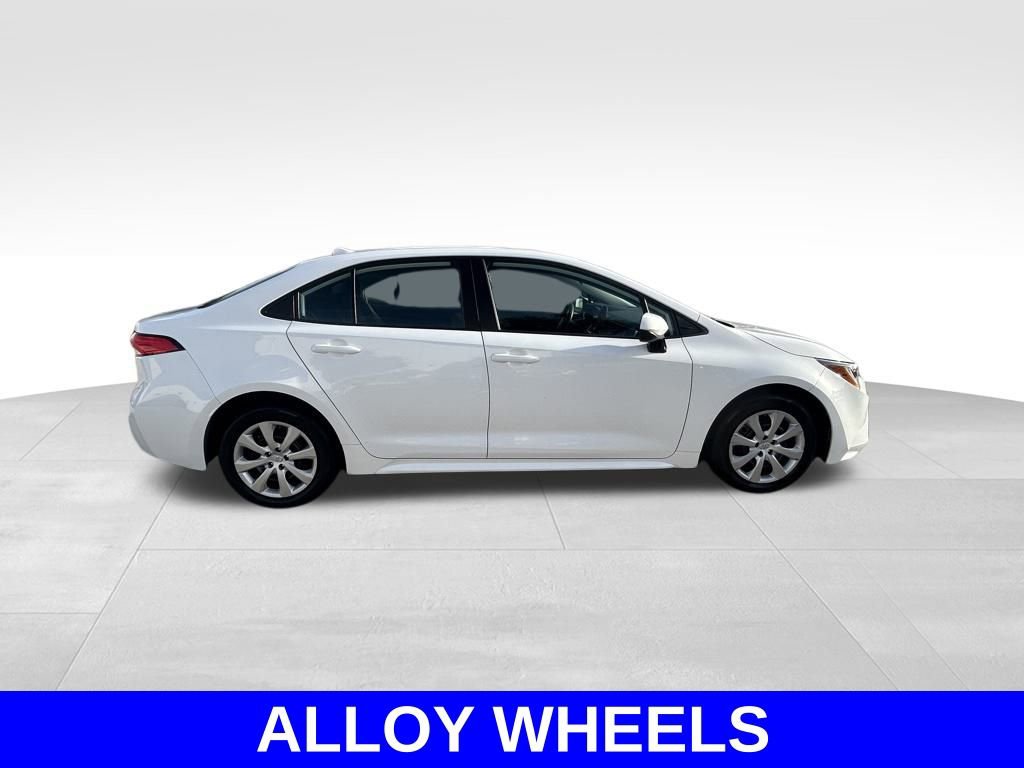 Used 2024 Toyota Corolla LE image 3
