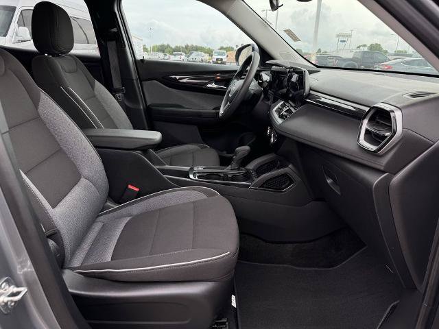 Used 2025 Chevrolet TrailBlazer LT AWD/4WD image 18